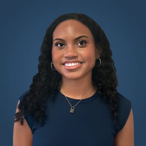 Headshot of Lola Cooper